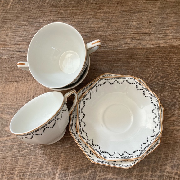 Johnson Brothers | Vintage England Tea Cup & Saucer Set - Picture 3 of 8